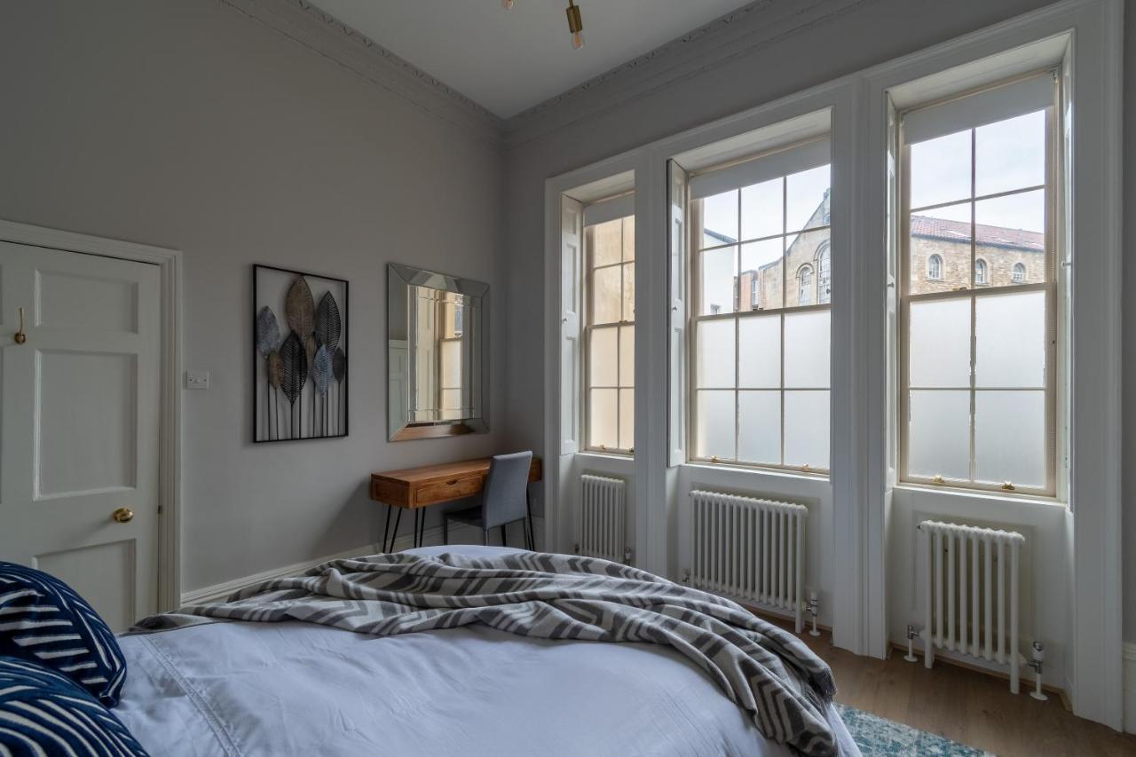 Russell House Suites Bath Ngoại thất bức ảnh