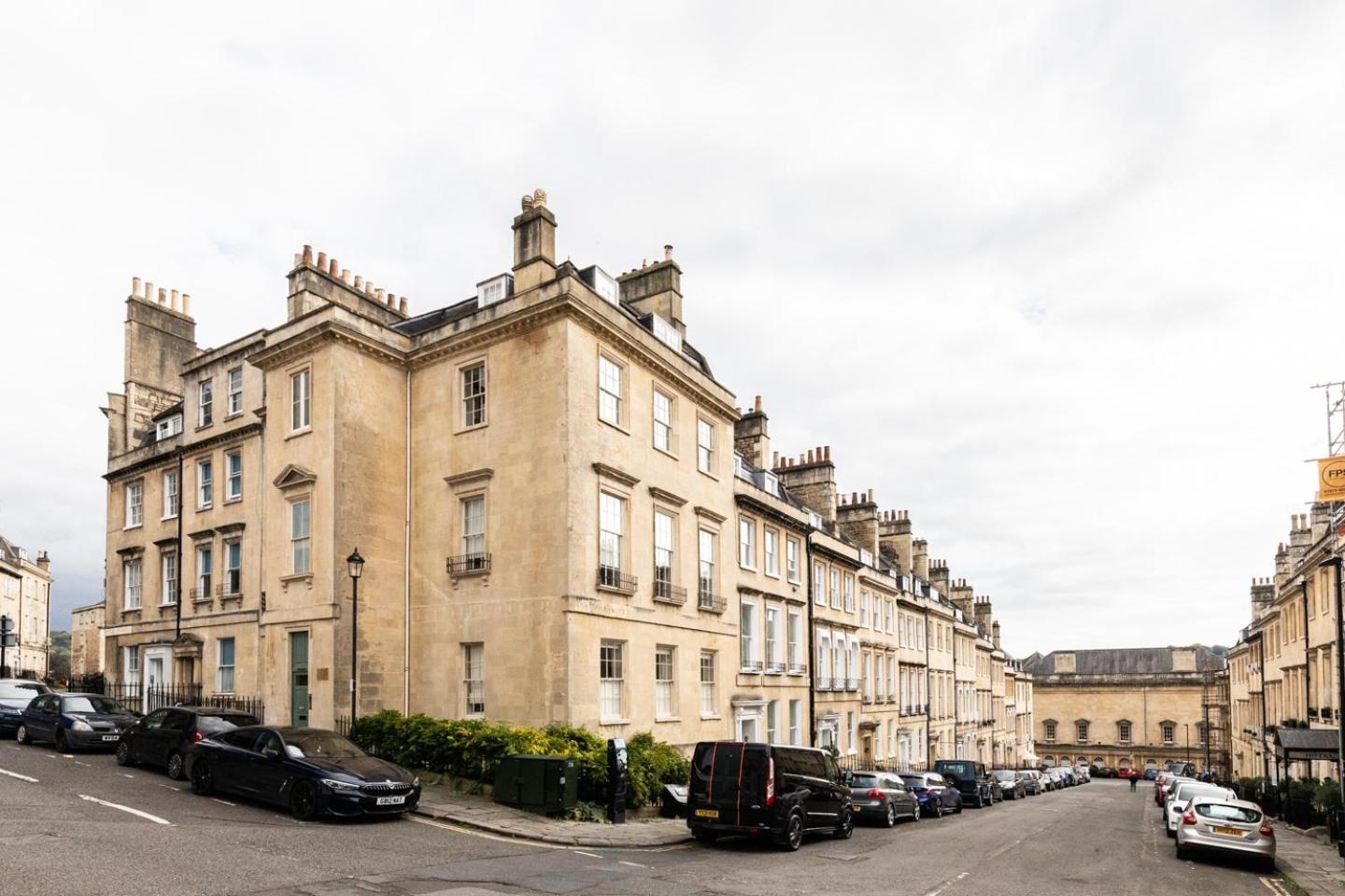 Russell House Suites Bath Ngoại thất bức ảnh